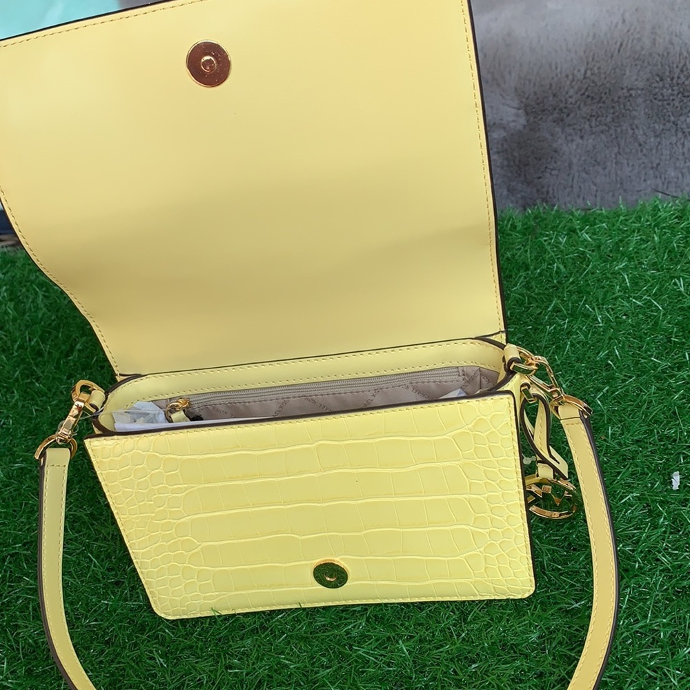 MICHAEL KORS MERCER SM CLUTCH XBODY BUTTERCUP - Picture 12 of 15